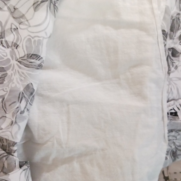 Speak 2 Me pleated cotton lined mini skirt - size 7 - b/w floral - Picture 5 of 5